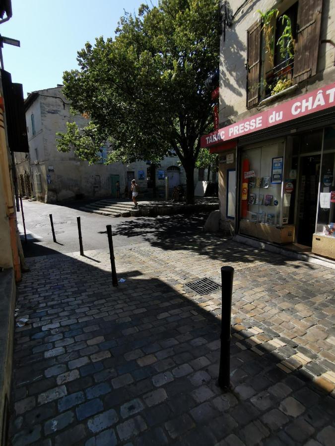 Appartamento Les Oliviers, Avec Terrasse Beaucaire  Esterno foto